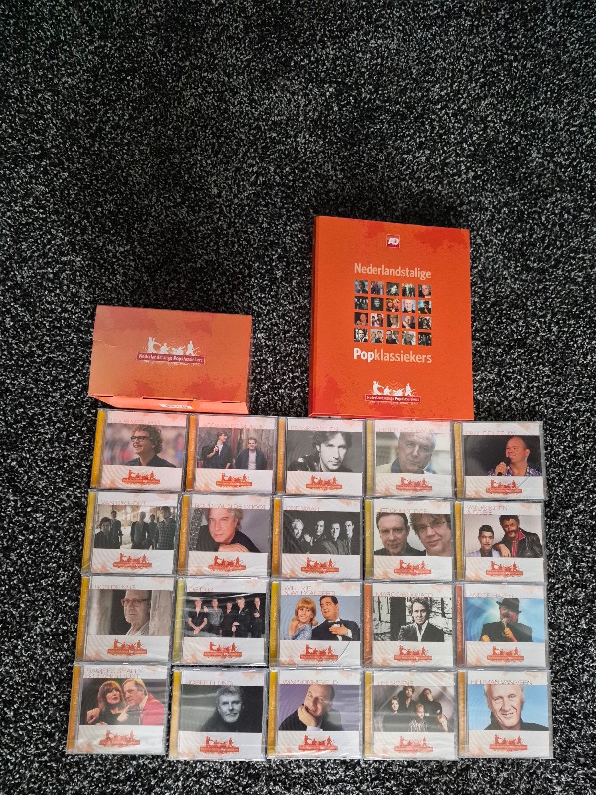 Nederlandse pop klassiekers 20 cd box + book, Ophalen of Verzenden, Zo goed als nieuw