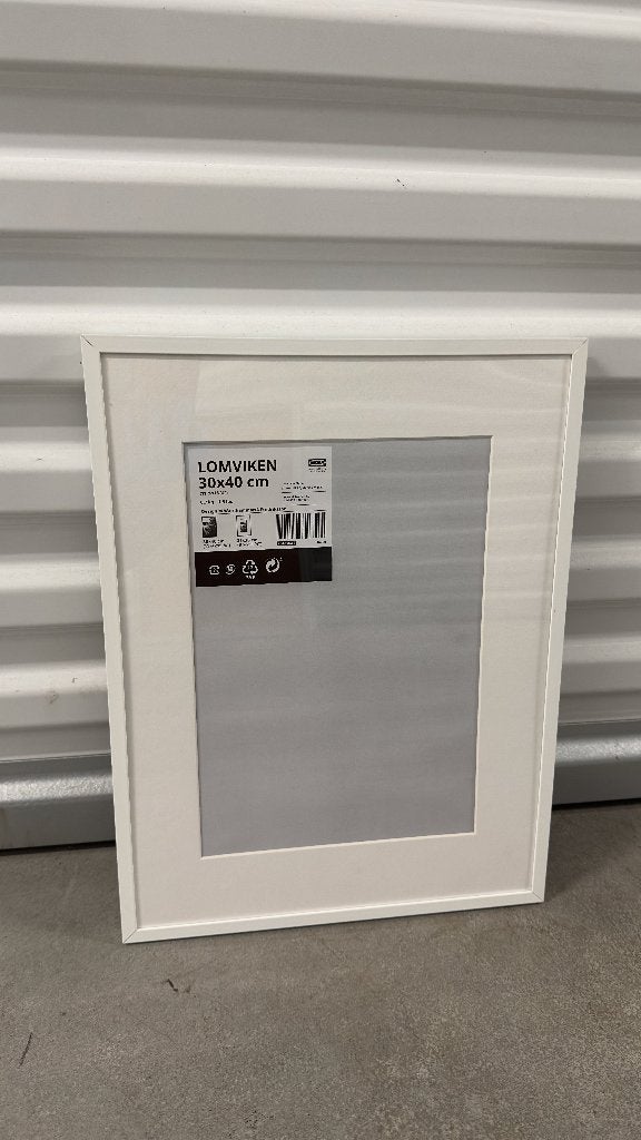 IKEA - LOMVIKEN Fotolijst - Aluminium - Wit - 30 x 40 cm, Ophalen, Overige materialen, Verwisselbare inhoud, 40 cm