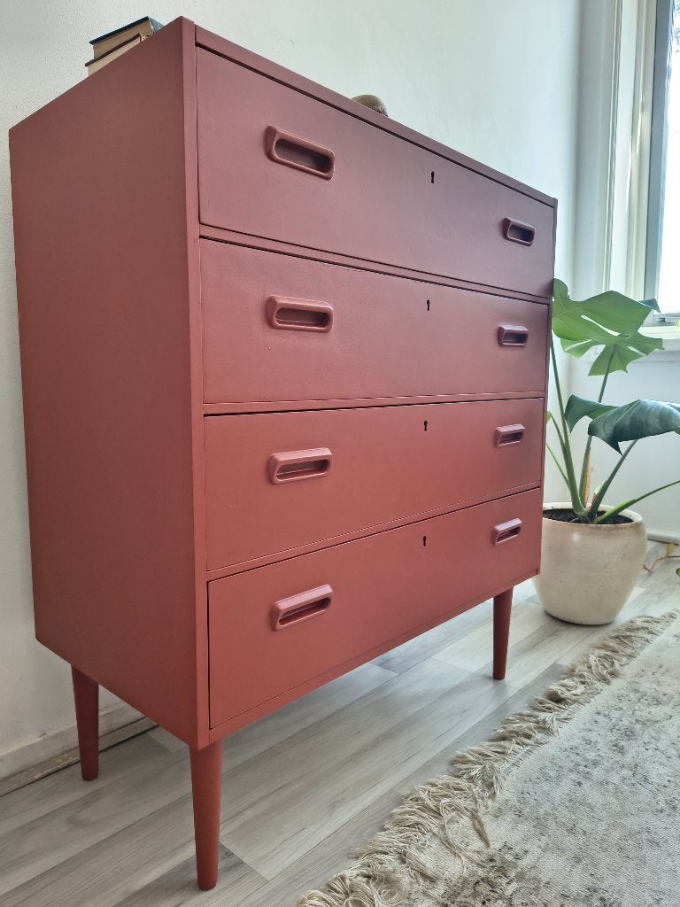 Vintage Zweedse Ladekast – Terracotta Rood – Mid Century, Huis en Inrichting, Karlit Board (SWEDEN), Zo goed als nieuw, Onbekend