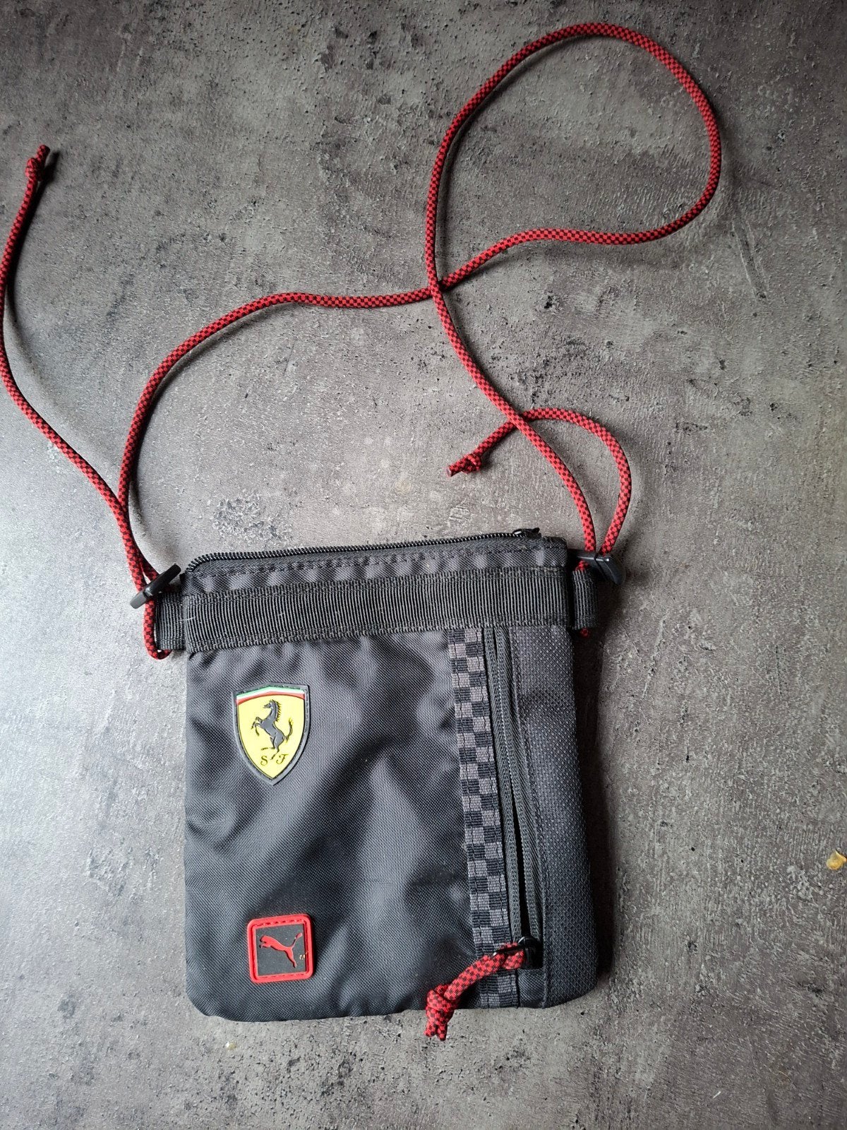 Puma Ferrari schoudertasje - Zwart met rood koord, Ophalen of Verzenden, Nieuw, Zwart, Overige merken
