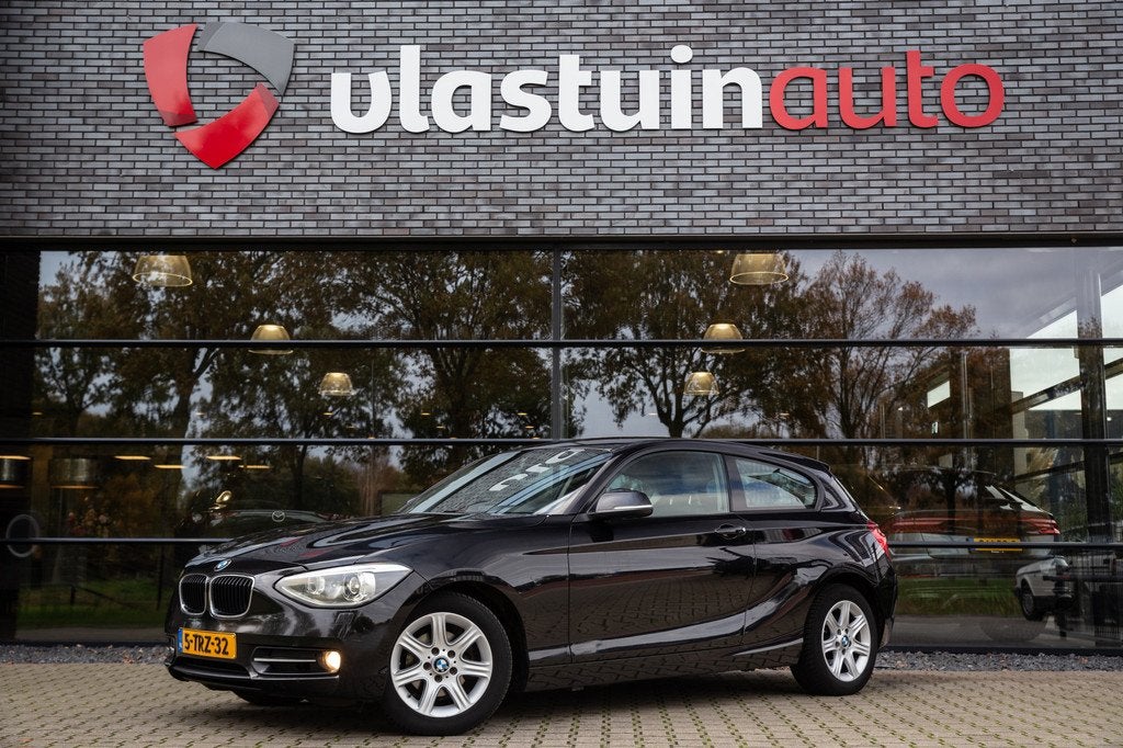 BMW 1-serie 116d , Stoelverwarming, Leder, Lichtmetalen velg, Auto's, 1-Serie, Euro 5, Achterwielaandrijving, Zwart