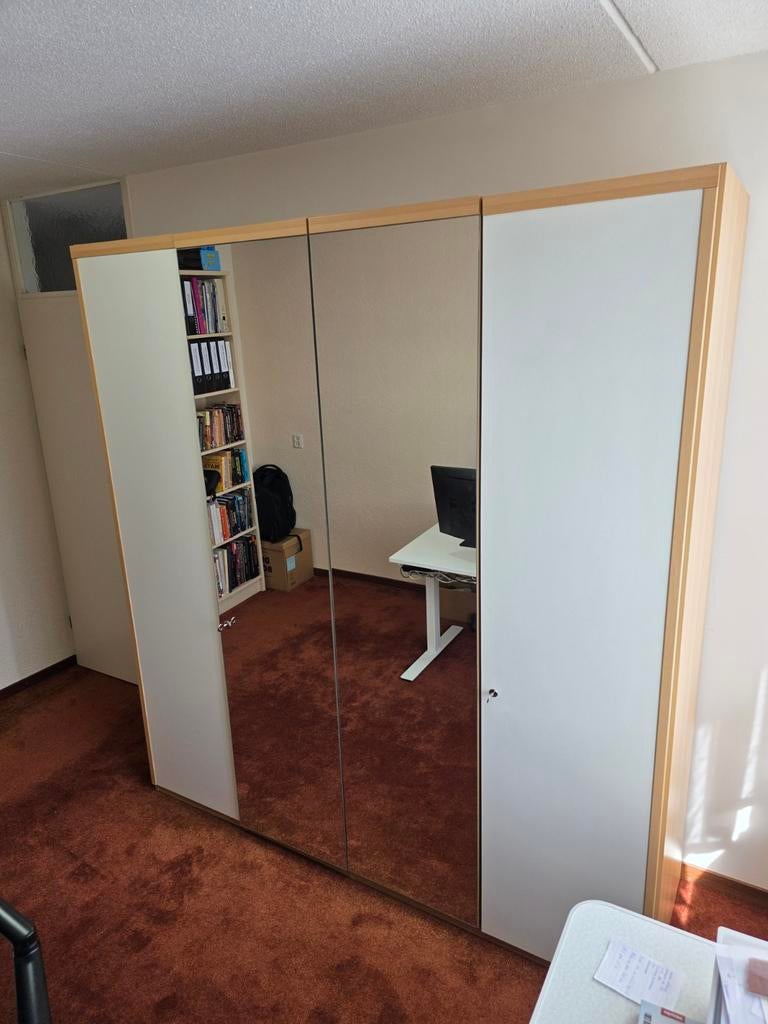 Kledingkast / Archiefkast, Ophalen, Met deur(en), Gebruikt, 200 cm of meer