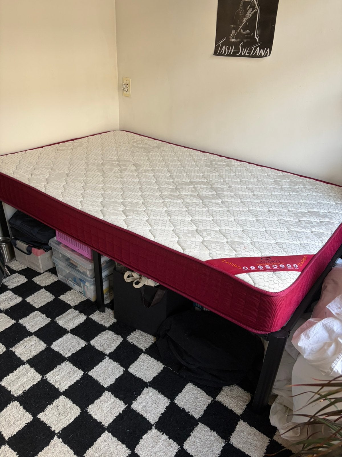 Bed + mattress (perfect condition) 120x200cm, Ophalen, Zo goed als nieuw, Eenpersoons, Hout
