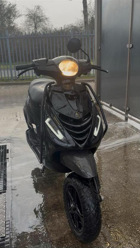 Zip 125cc Swingarm, Fietsen en Brommers, Scooters | Piaggio, Gebruikt, Zip, Benzine, Ophalen