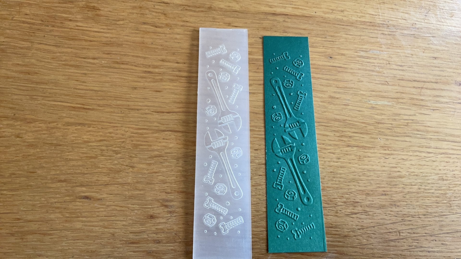 Embossingmal  3x14 cm gereedschap E195, Ophalen of Verzenden, Zo goed als nieuw, Overige thema's, Pons of Mal