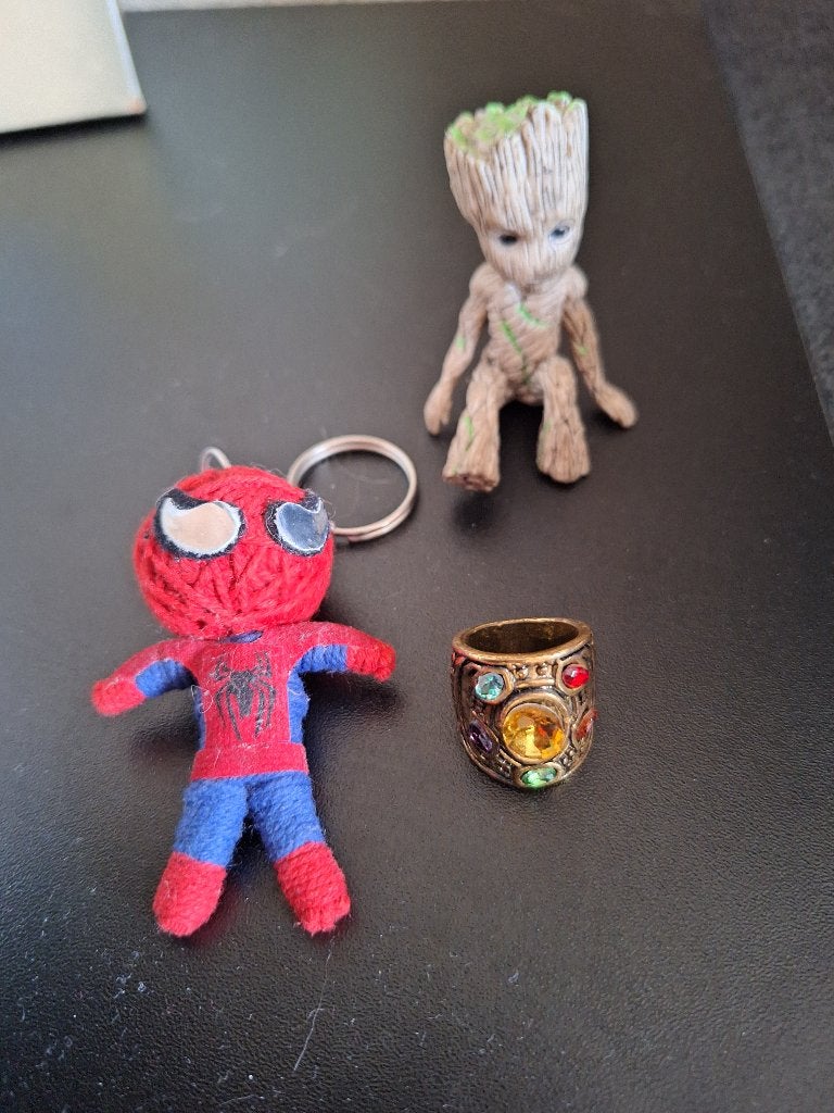 Marvel superhelden poppetjes / sleutelhangers, Verzamelen, Poppetjes en Figuurtjes, Ophalen of Verzenden, Nieuw