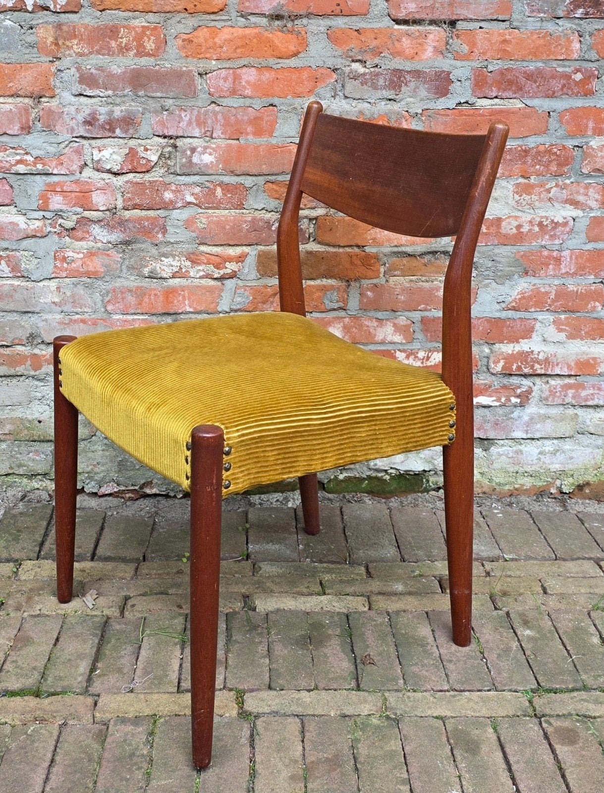 Vintage,  design stoel. Jaren 60. Teak, Huis en Inrichting, Stoelen, Ophalen, Eén