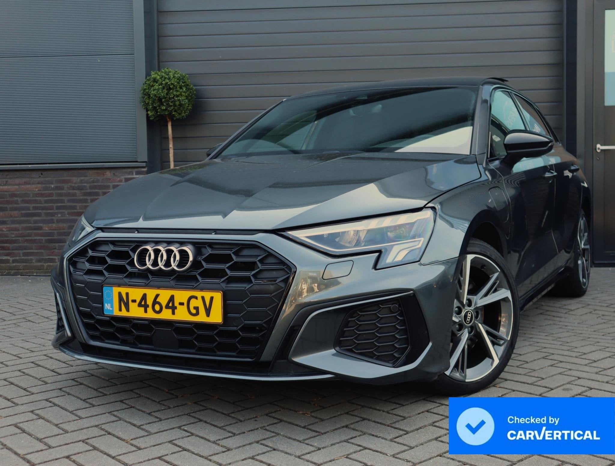Audi A3 Sportback 45 TFSI e S edition Competition | Pano | A, Gebruikt, 4 cilinders, Leder en Stof, Hybride Elektrisch/Benzine