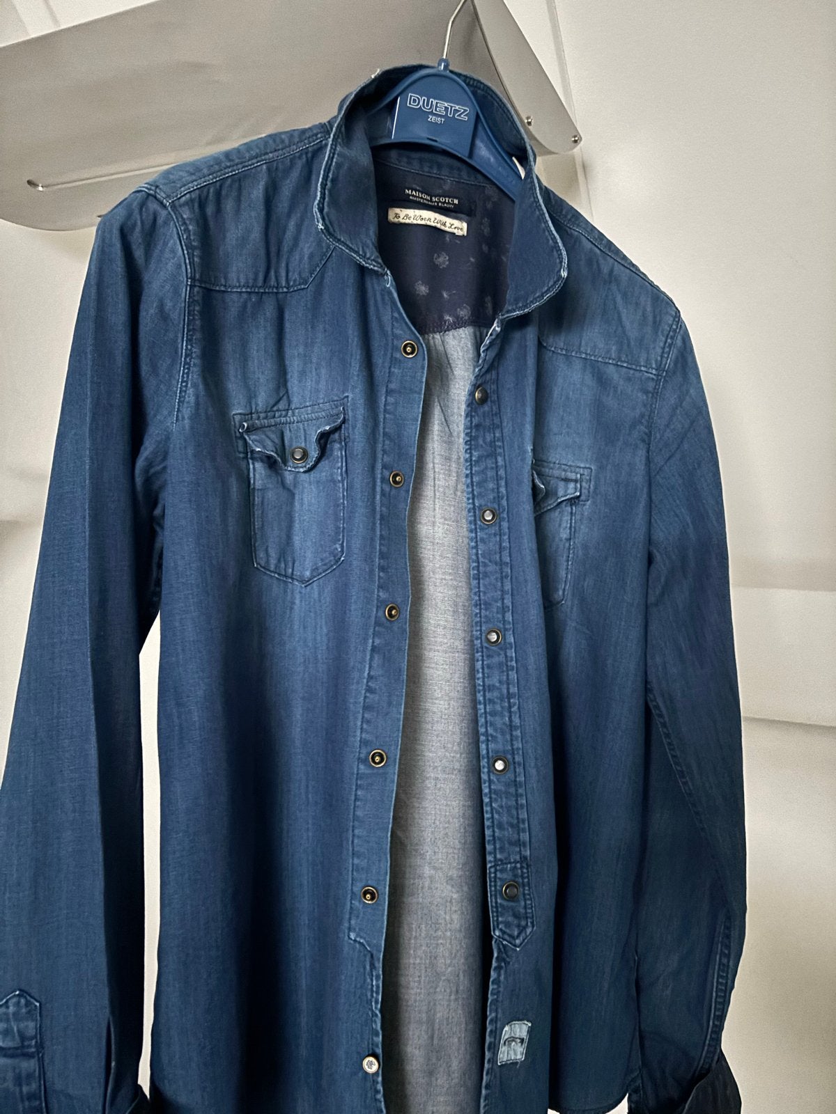 Scotch & Soda spijkerblouse met speelse omslag mouw, Kleding | Dames, Blouses en Tunieken, Ophalen of Verzenden, Zo goed als nieuw