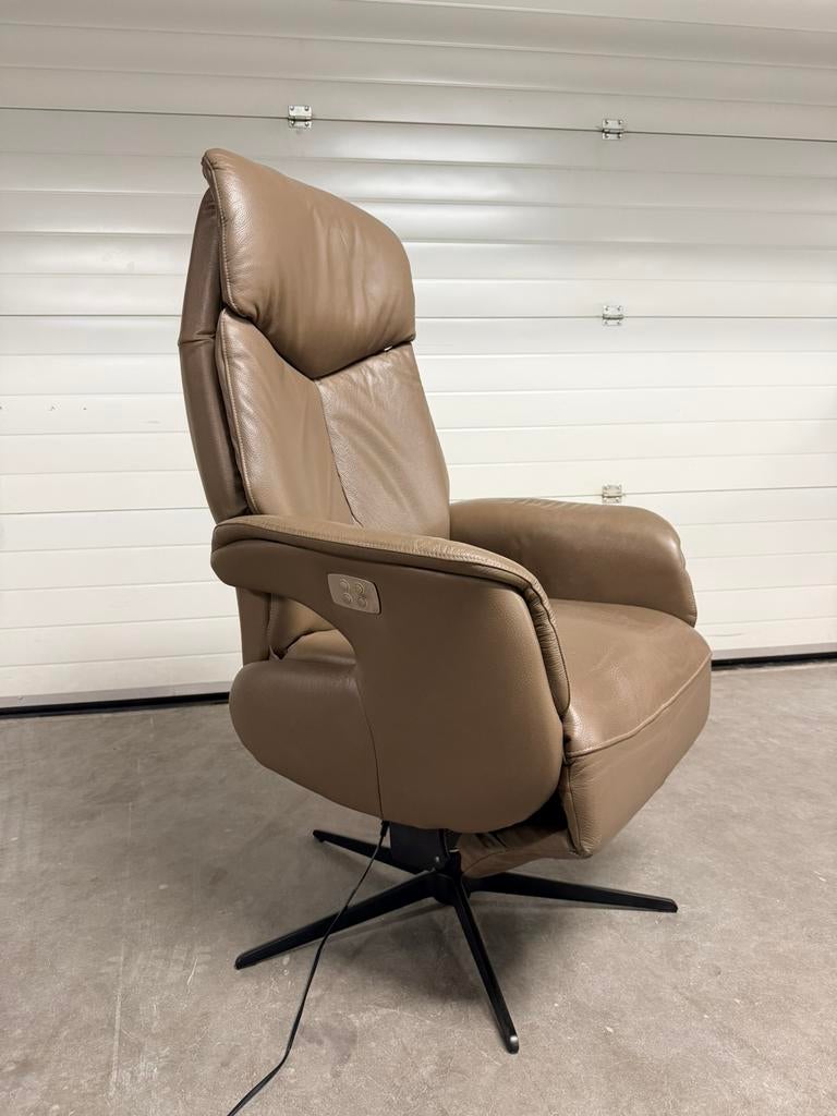 Bruin lederen relax fauteuil, Ophalen, Zo goed als nieuw, 75 tot 100 cm, 50 tot 75 cm