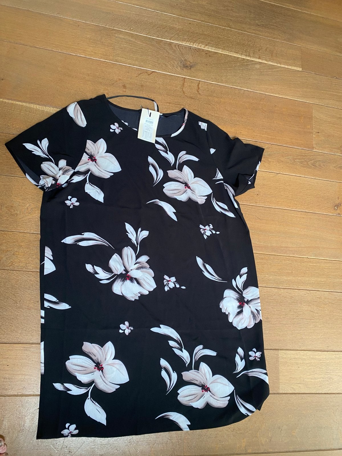 Jurk only, Ophalen of Verzenden, Zo goed als nieuw, Maat 46/48 (XL) of groter, Boven de knie