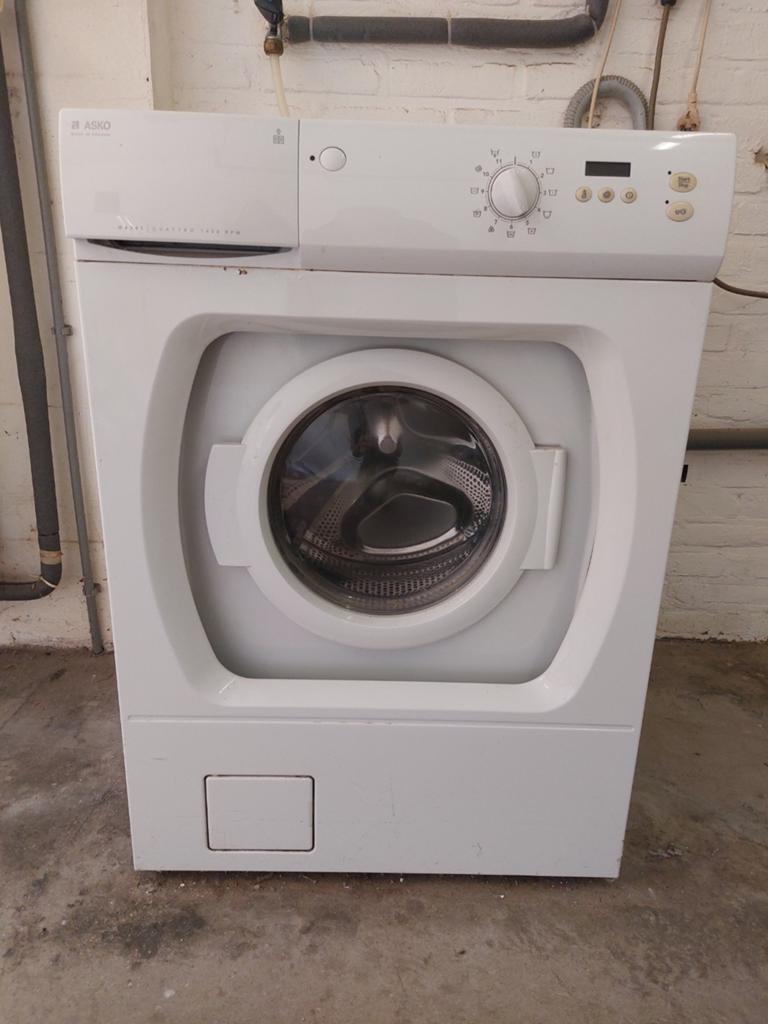 Asko quatro wasmachine in zeer goede staat., 6 tot 8 kg, Ophalen, 1200 tot 1600 toeren, 85 tot 90 cm