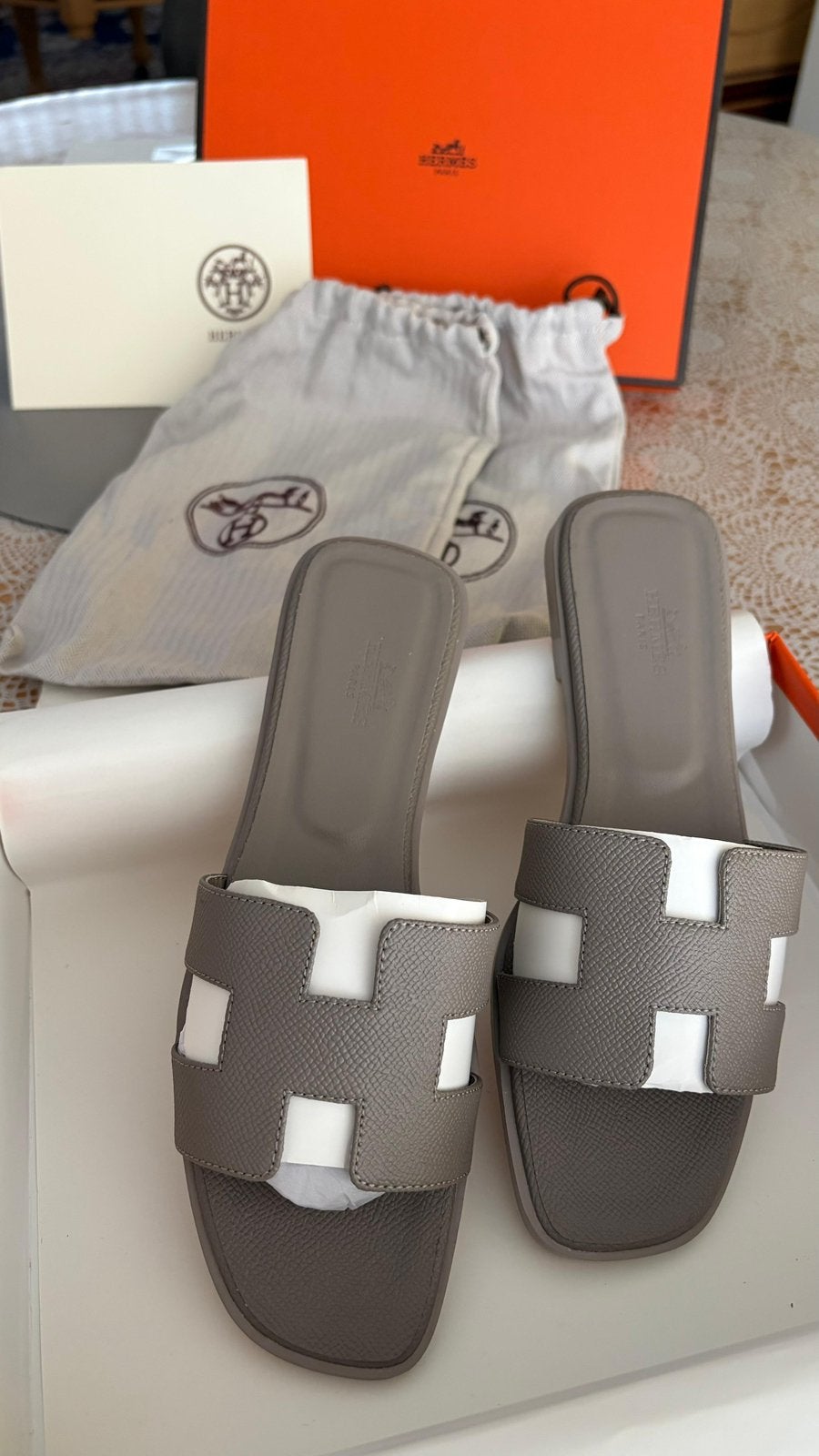 Hermes Oran taupe/grijs maat 39, Ophalen of Verzenden, Nieuw, Grijs