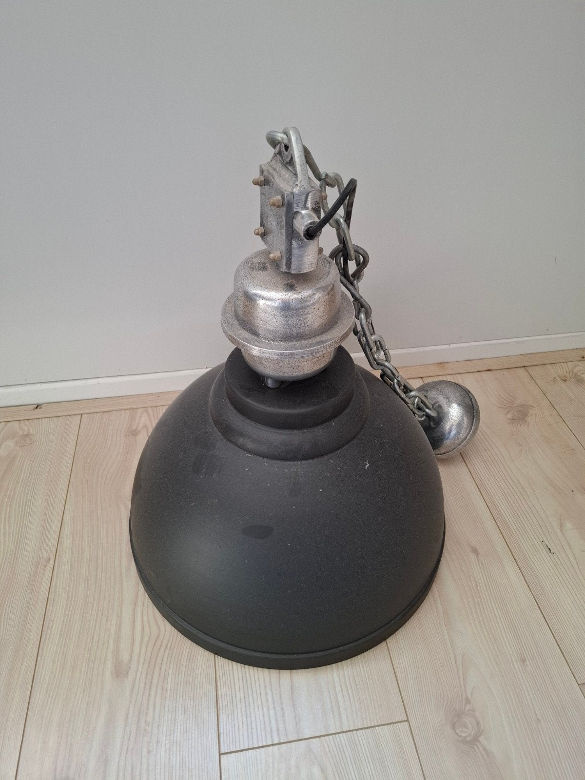 Industriële hanglamp - Zwart met zilveren ketting, Ophalen, Gebruikt, E27 (groot), Metaal