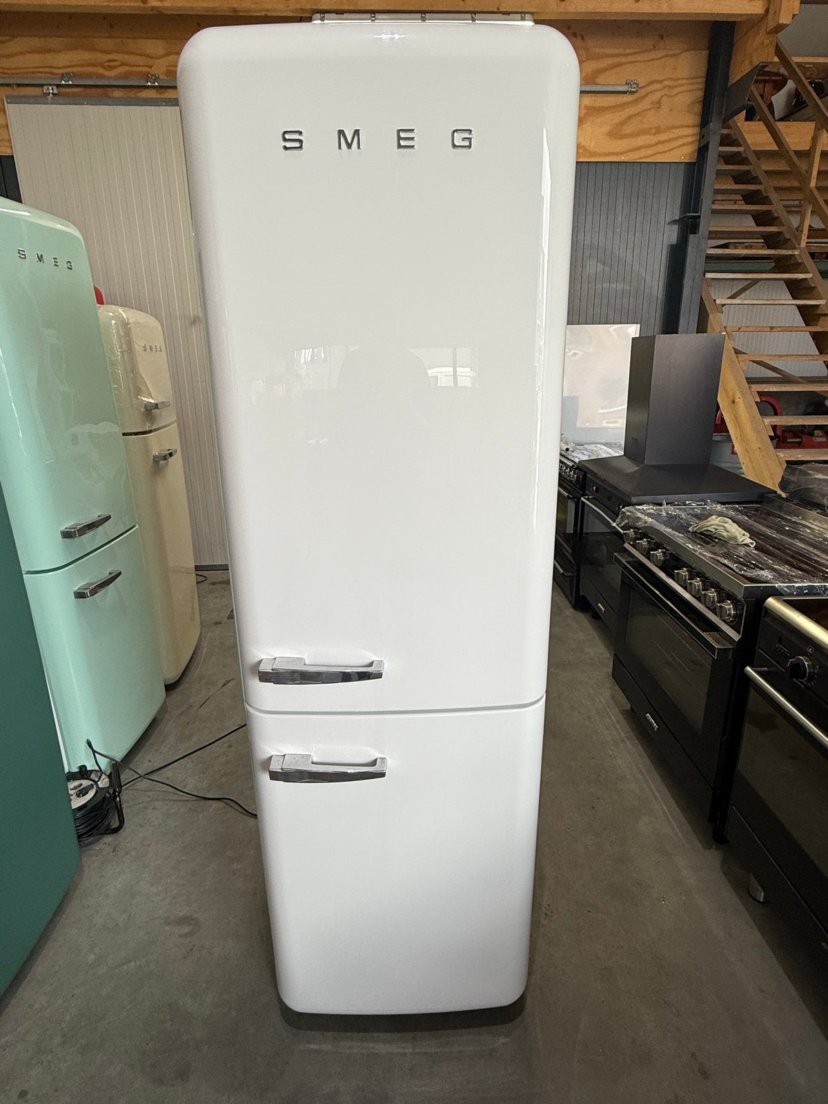 Smeg Koelkast met Vriezer - Wit, Zo goed als nieuw, Witgoed en Apparatuur, Bella, 200 liter of meer, 60 cm of meer, Met aparte vriezer