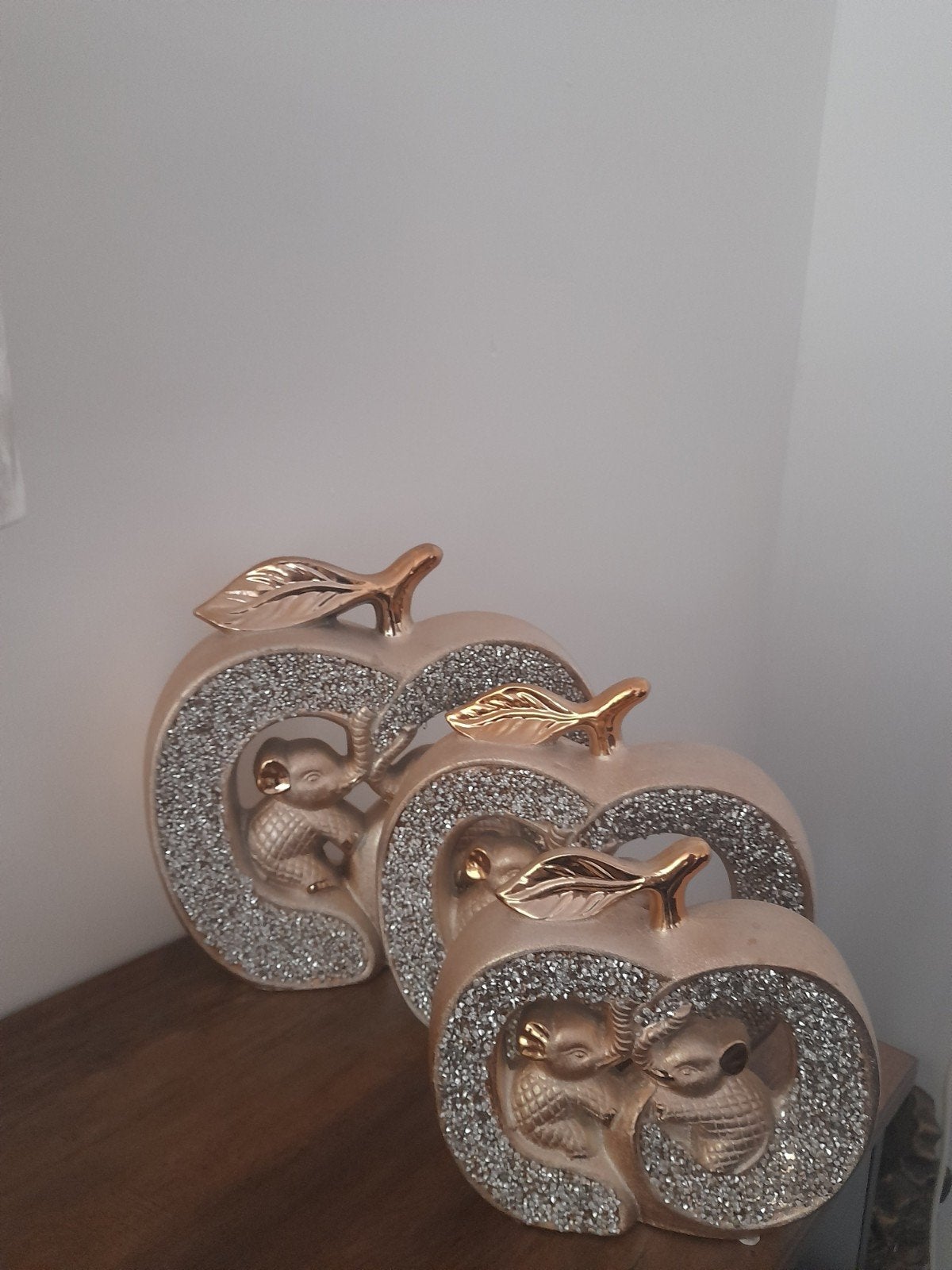 Decoratieve appels met olifanten en glitter, Ophalen, Overige materialen, Zo goed als nieuw, Goud
