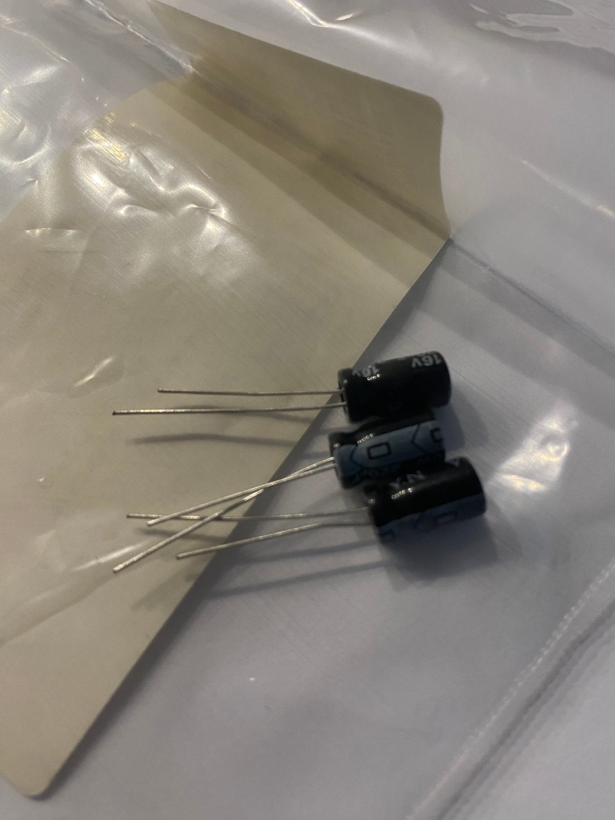 Elco 16 V 20 Uf 220 3 stuks Prijs is per stuk, Ophalen of Verzenden, Nieuw