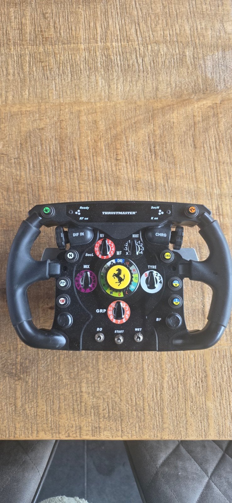 Thrustmaster Ferrari F1 racestuur voor simracen, Ophalen, Racestuur, Gebruikt, Force feedback