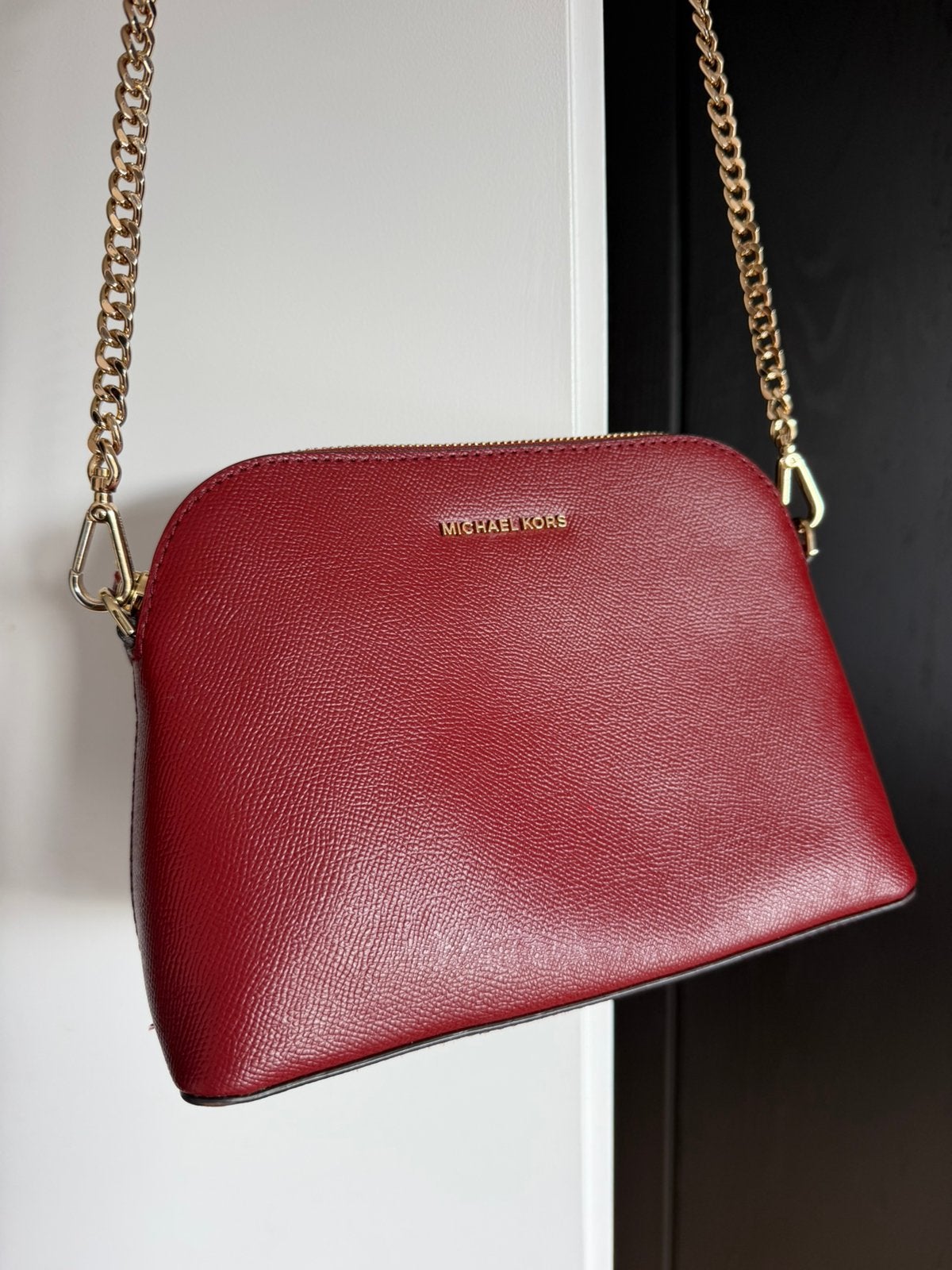 Michael Kors schoudertas/crossbody donkerrood, Ophalen of Verzenden, Zo goed als nieuw, Rood, Schoudertasje