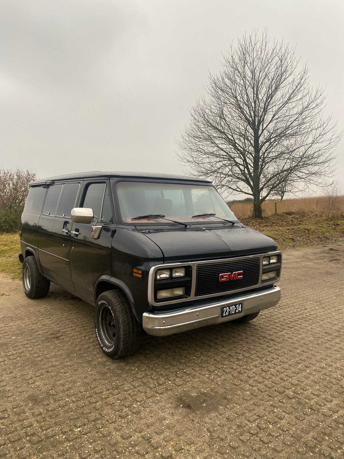 Chevy Van ‘77 G20 Shorty oldtimer LPG V8 USA belastingvrij, Auto's, Chevrolet, Achterwielaandrijving, 2188 kg, Zwart, Leder