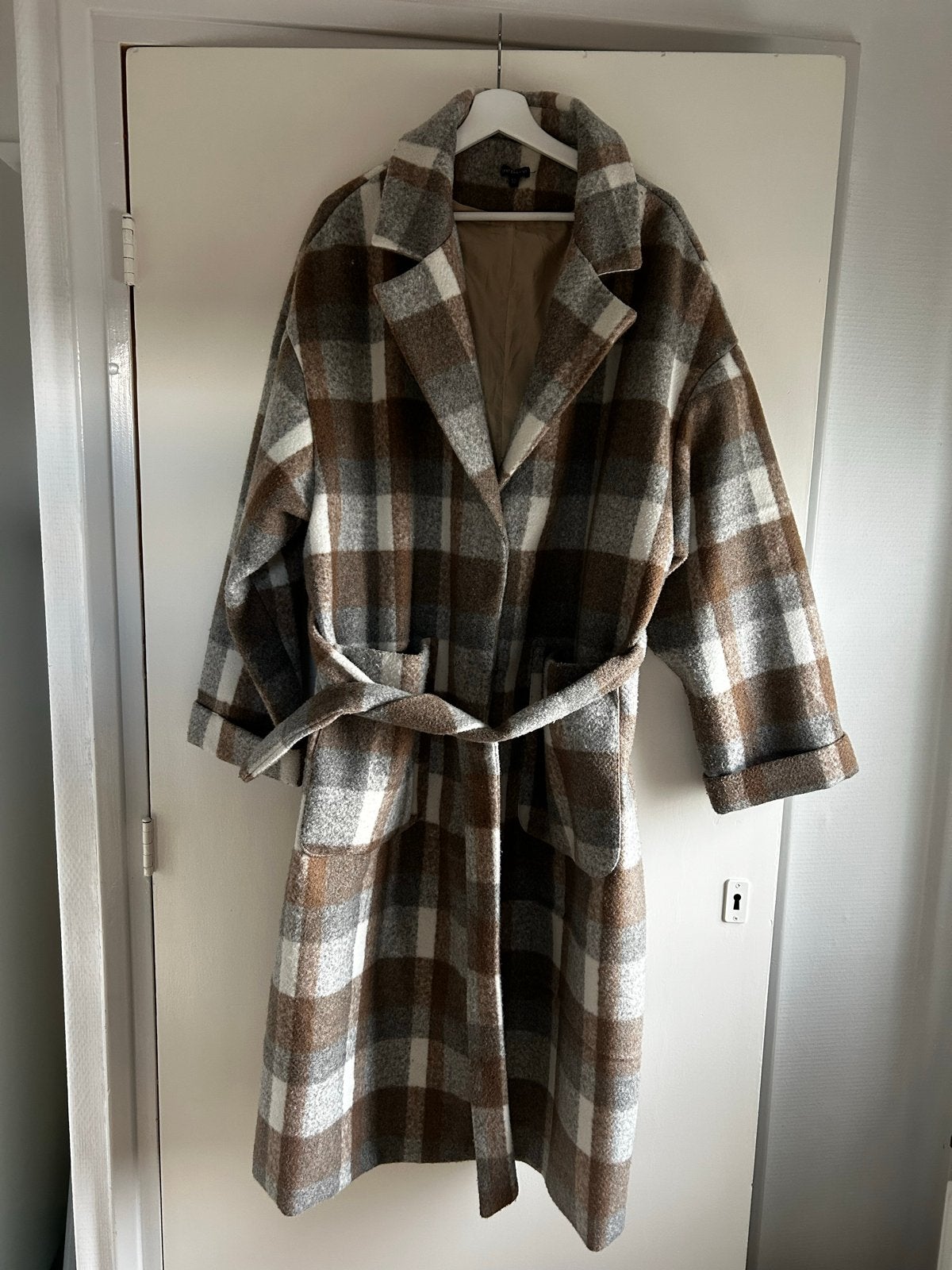 Geruite winterjas met ceintuur - Exxcellent, Ophalen of Verzenden, Zo goed als nieuw, Maat 46/48 (XL) of groter, Meerkleurig
