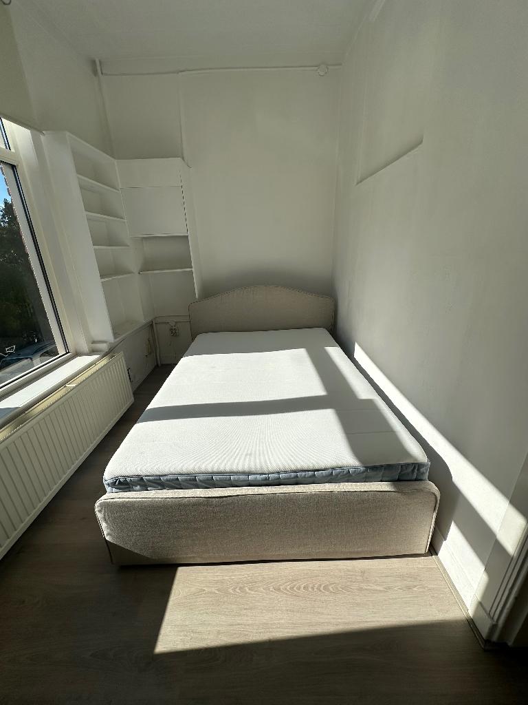 Bed IKEA with matras, Ophalen, Zo goed als nieuw, Twijfelaar, Crème