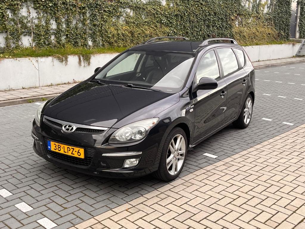 Hyundai i30 1.6 I Cvvt Crosswagon 2010 Zwart, Voorwielaandrijving, USB, 4 cilinders, Zwart