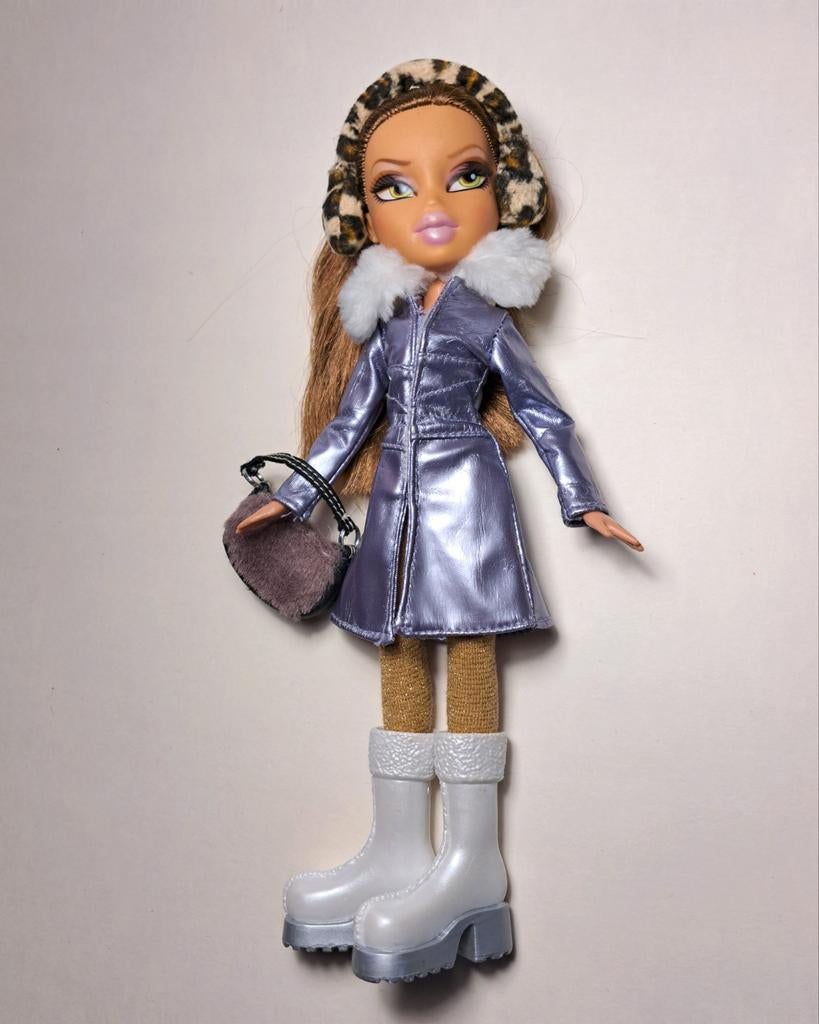 MGA Bratz Yasmin Winter Vibes, Verzenden, Zo goed als nieuw, Fashion Doll