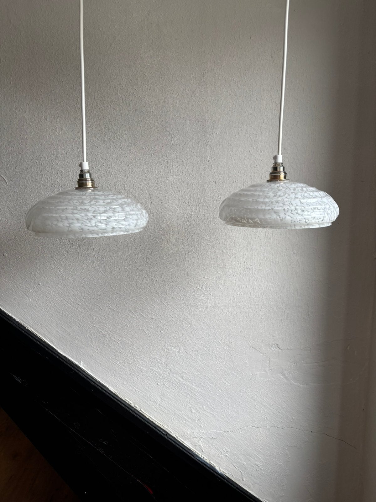 Vintage set 2 Frans clichy wit gewolkt glazen hanglamp glas, Ophalen of Verzenden, Zo goed als nieuw, Glas