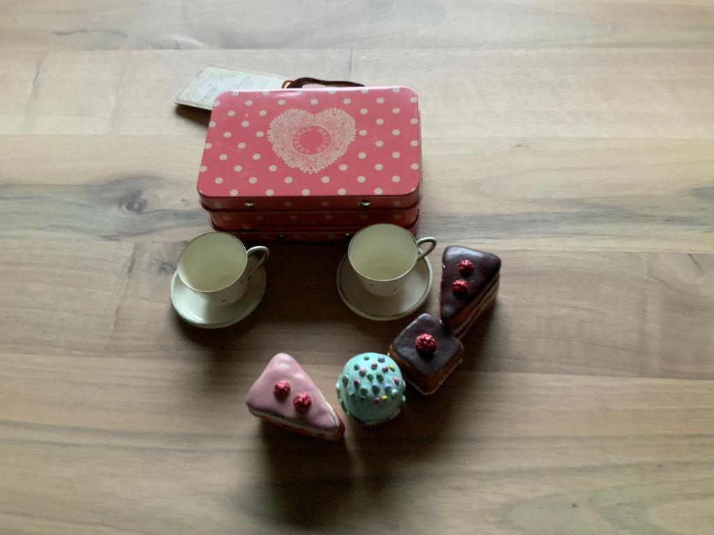 Maileg metalen Koffertje met  Cup Cakes, Kinderen en Baby's, Speelgoed | Poppenhuizen, Ophalen of Verzenden, Nieuw, Toebehoren