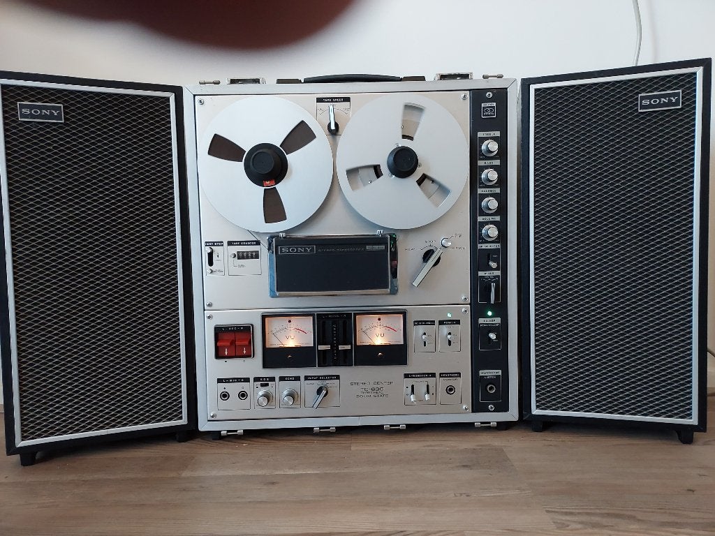 SONY TC 630 IS IN ZEER GOEDE STAAT  MET ORGINELE STOFKAP., Ophalen, Bandrecorder, Met stofkap