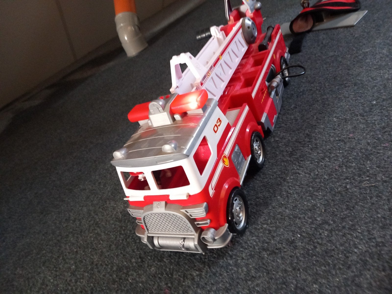 Paw patrol ultimate rescue Marshall brandweerwagen, Ophalen, Zo goed als nieuw, Overige schalen, Auto offroad