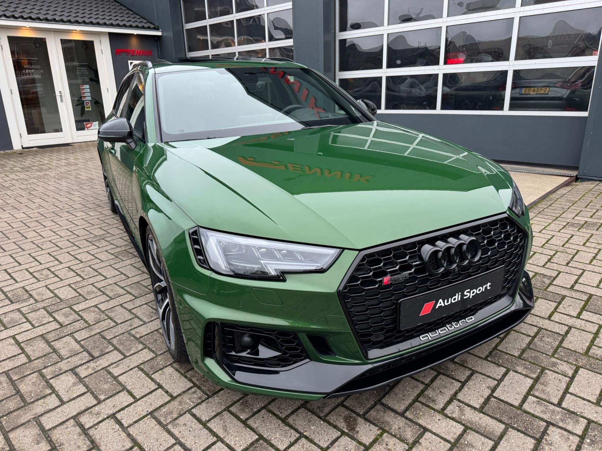 Audi A4 Avant 2.9 TFSI RS 4 quattro Exclusive / Pano / 360Ca, Dealer onderhouden, Gebruikt, Verwarmde buitenspiegels, Vierwielaandrijving