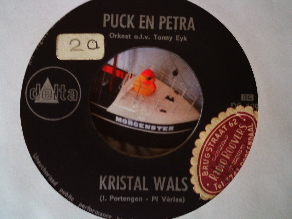 Puck en Petra - Kristal Wals // in die ouwe carrousel 6s, 7 inch, Ophalen of Verzenden, Zo goed als nieuw, Beschermende buitenhoes