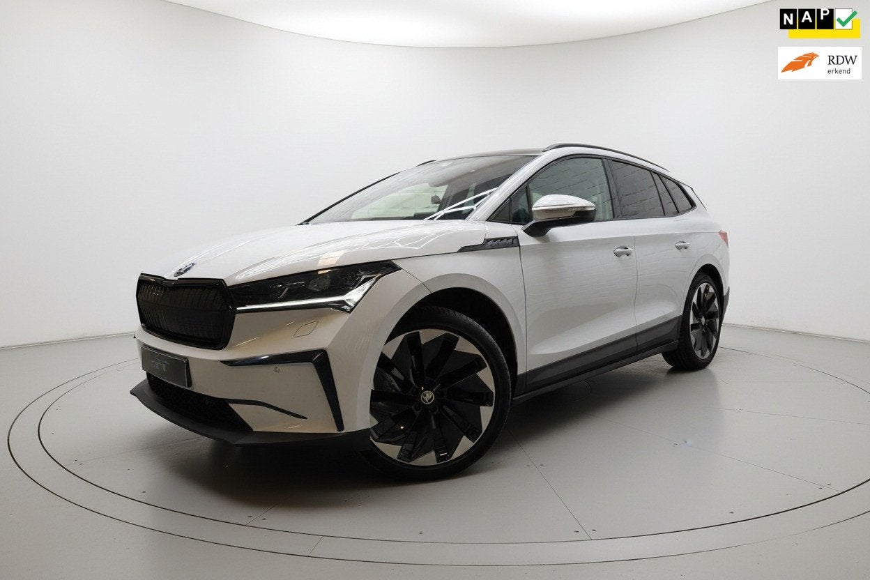 Skoda Enyaq iV 60 SPORTLINE ACC HEAD UP LEER MEMORY CAM, Auto's, Automaat, Achterwielaandrijving, Gebruikt, Zwart