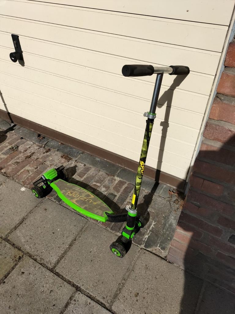 Fuzion step met 4 wielen - Camouflage groen, Fietsen en Brommers, Steps, Ophalen, Gebruikt, Gewone step, Fuzion