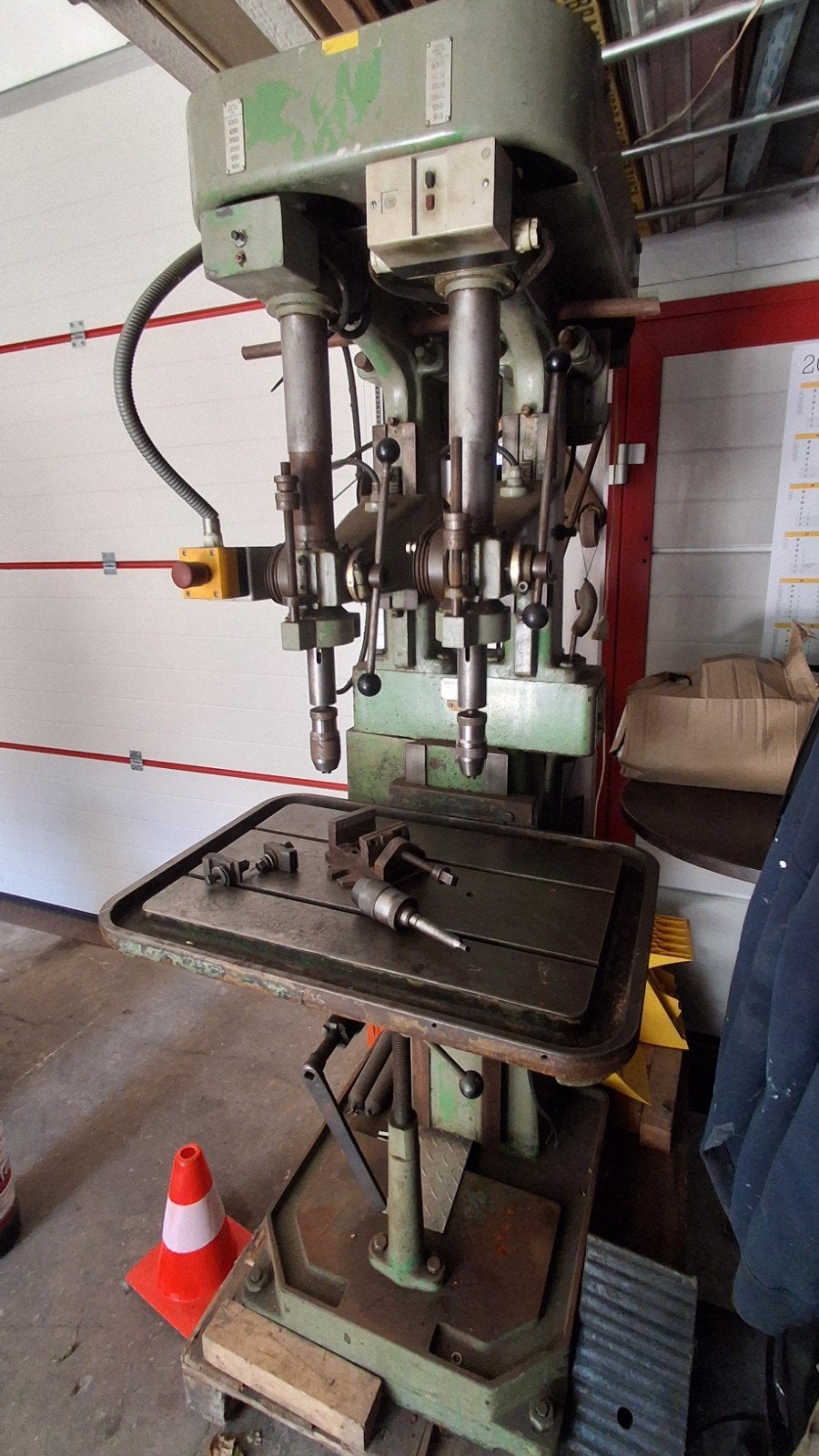 Te koop dubbele kolomboormachine, Antiek en Kunst, Ophalen