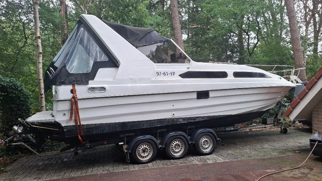 Bayliner 9meter  met 5.7L  en Bravo3 staartstuk  KOOPJE !!!!, Benzine, 9 m, Gebruikt, Kruiser