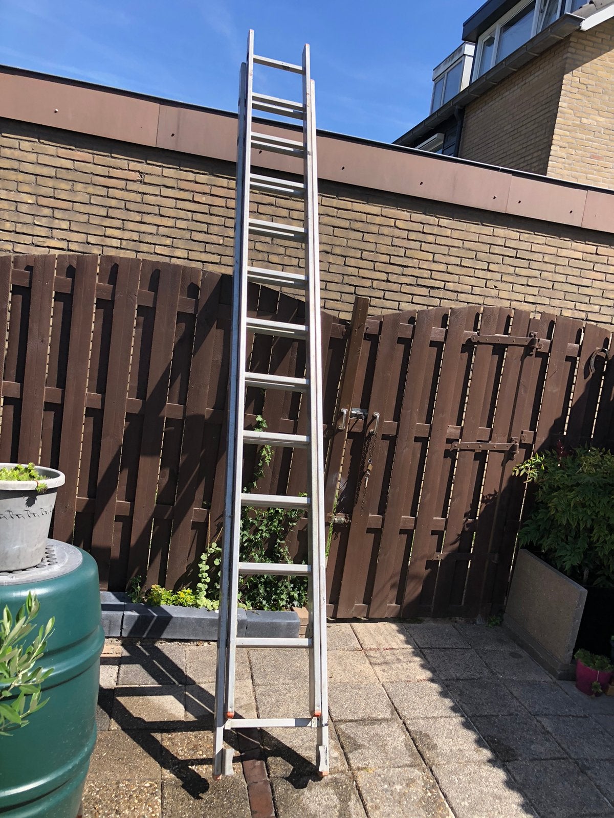 Opsteekladder 2E 2x12 sporten in goede staat, Doe-het-zelf en Verbouw, Ladders en Trappen, Ophalen, Zo goed als nieuw, 4 meter of meer