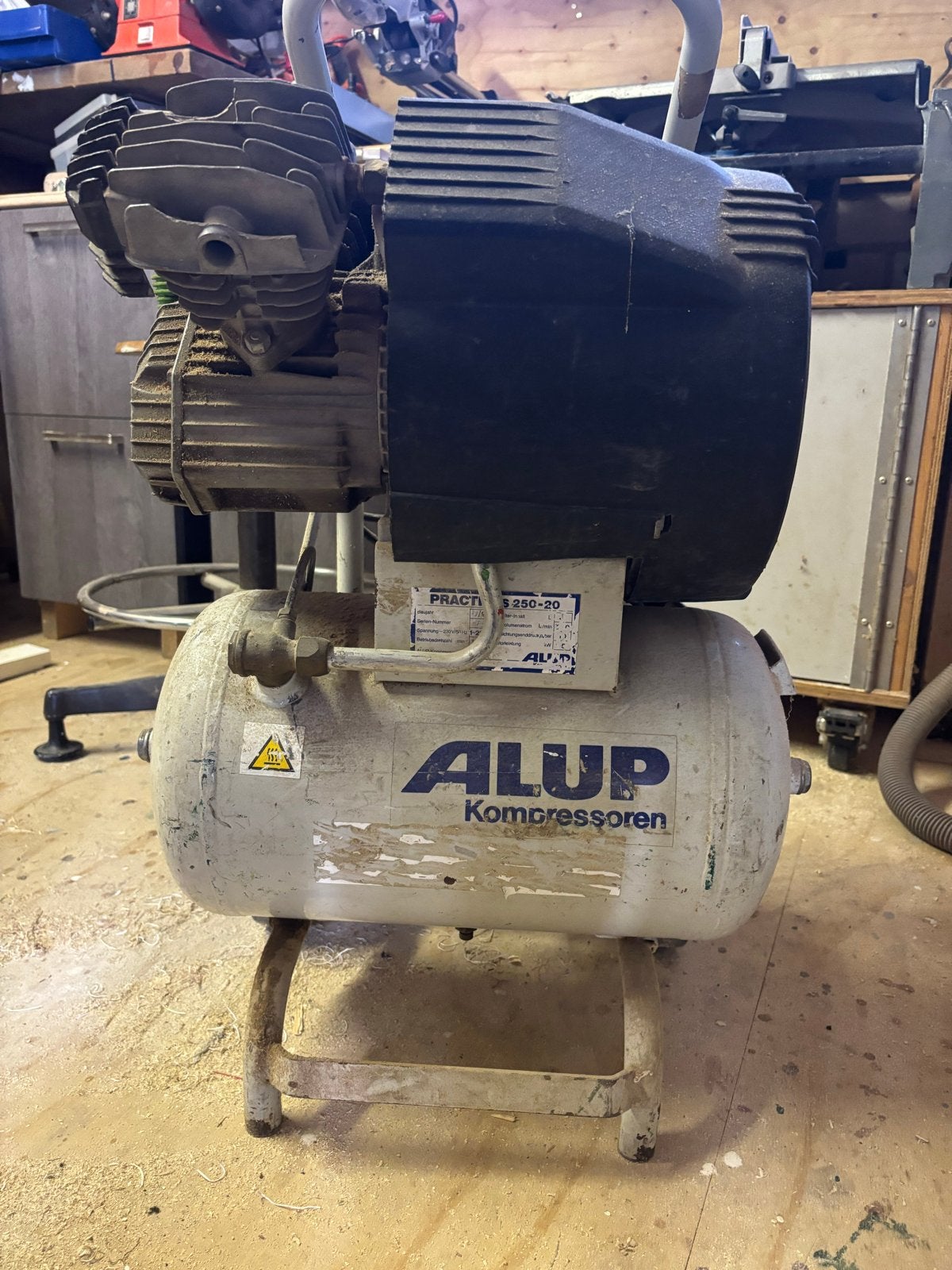 ALUP Compressor met tackers, Ophalen, Gebruikt, 6 tot 10 bar, 200 tot 400 liter/min
