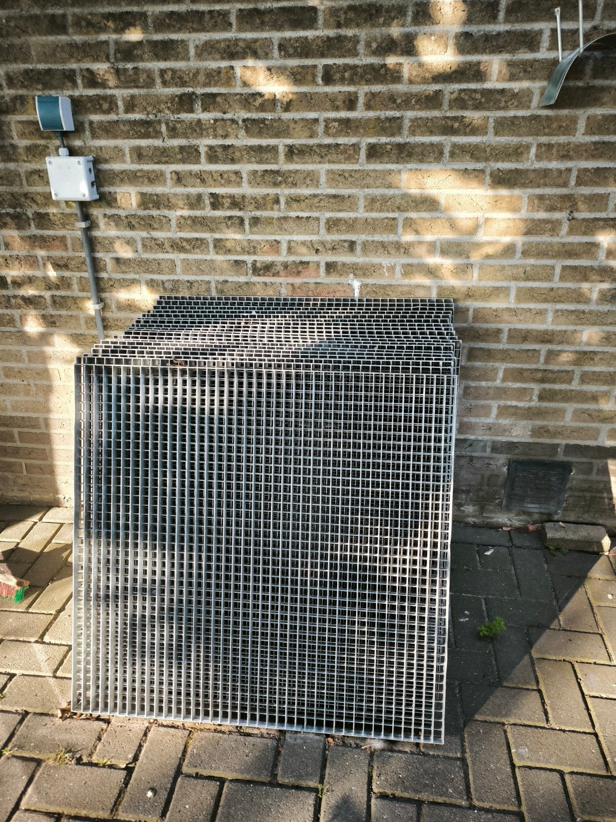 Verzinkte ijzeren roosters 19 stuks, Ophalen, Gebruikt