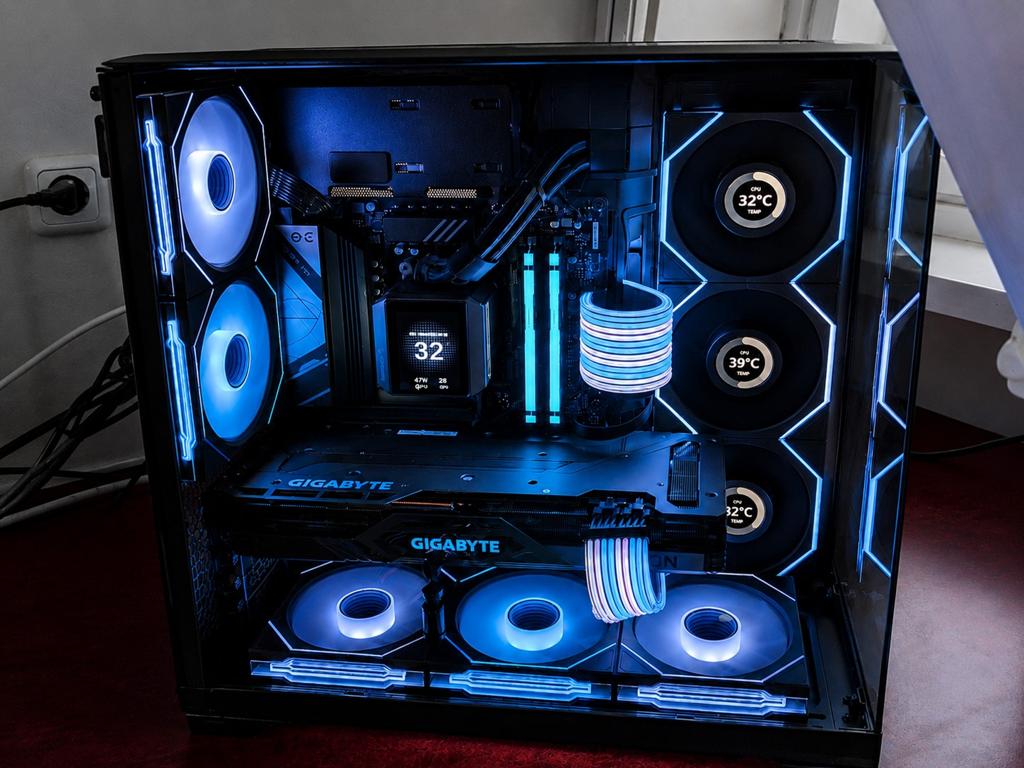 High-End Gaming PC 7900 XTX | Ryzen 7600X3D, 32 GB, Zo goed als nieuw, 2 TB, Gaming