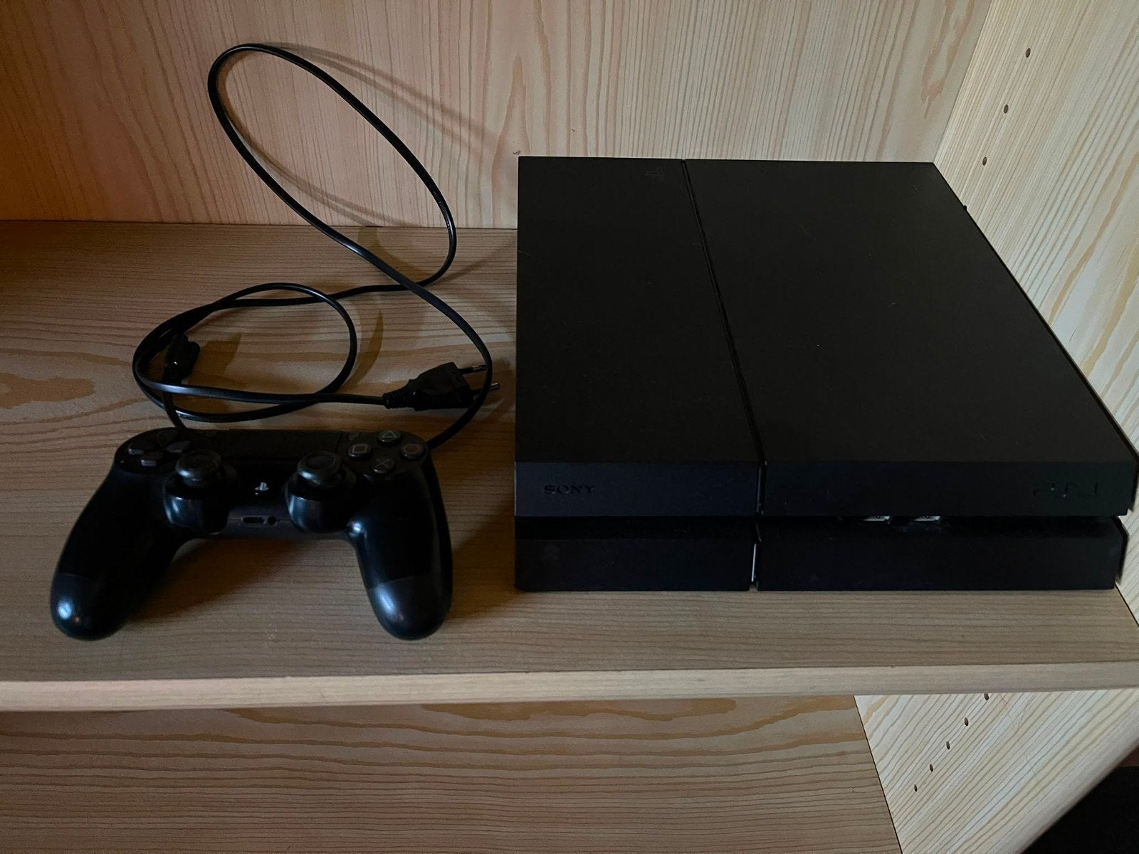 PS4 met controller, Spelcomputers en Games, Spelcomputers | Sony PlayStation 4, Ophalen of Verzenden, Zo goed als nieuw, Met 1 controller