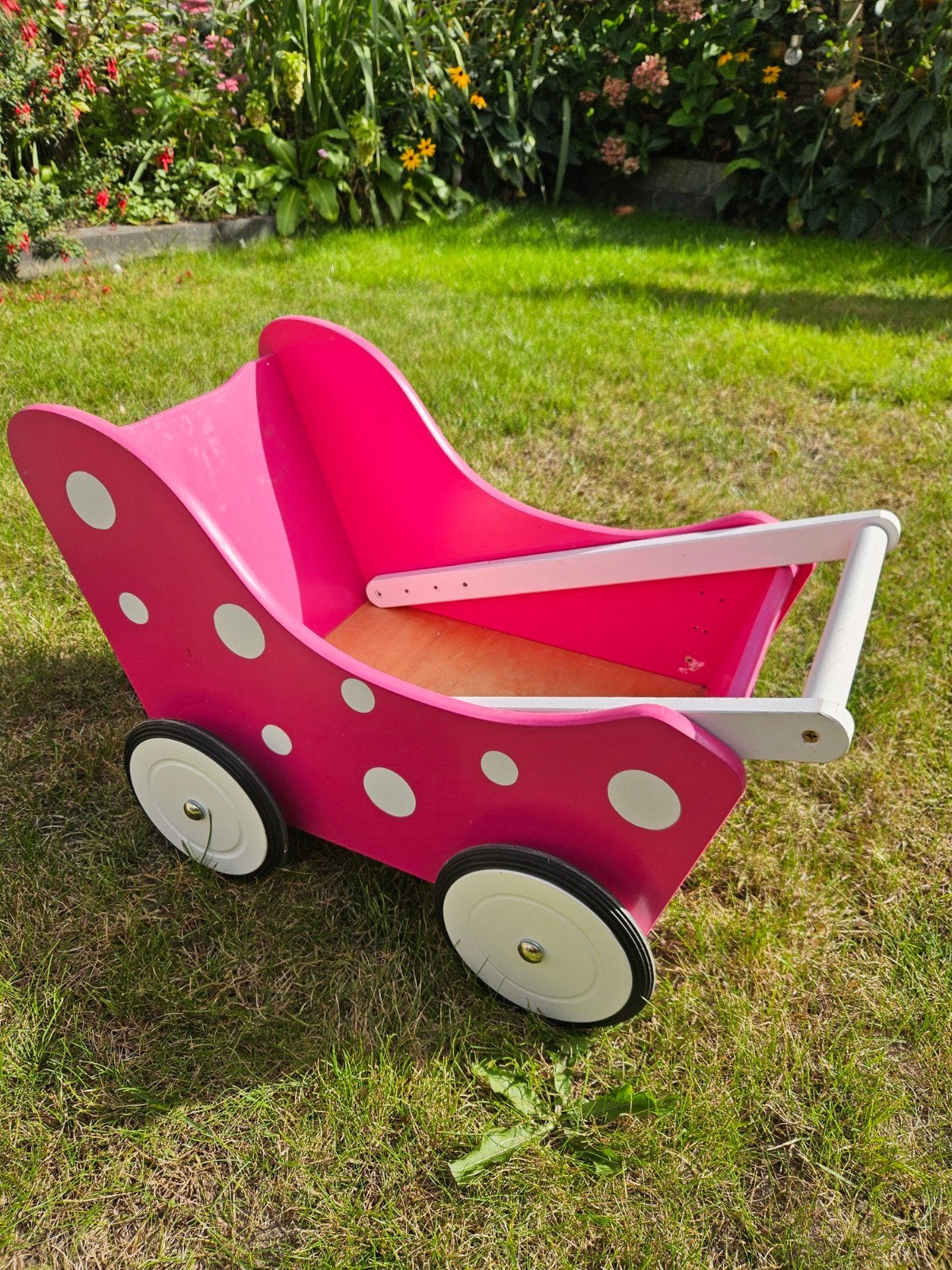 Leuke roze poppenwagen met witte stippen, Ophalen, Gebruikt, Overige typen