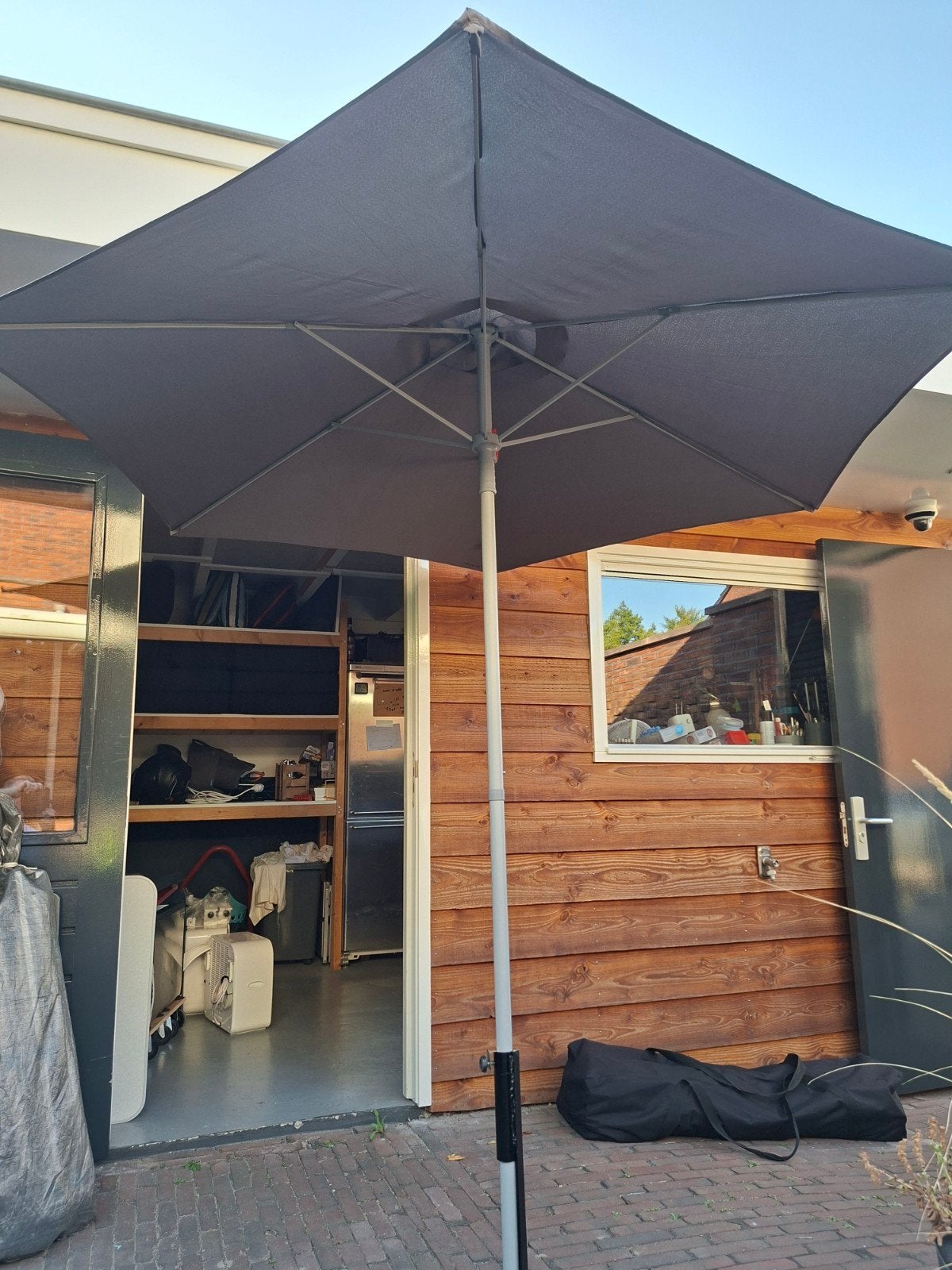 Parasol met stevige grondpen - Ideaal voor tuin of terras, Ophalen, Zo goed als nieuw