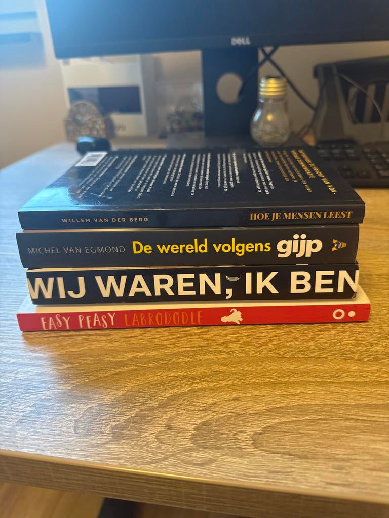 Diverse boeken: Easy Peasy Labradoodle, wereld volgens Gijp, Boeken, Ophalen of Verzenden, Zo goed als nieuw