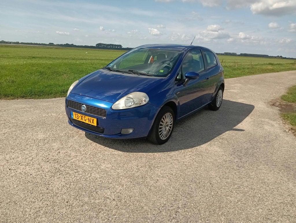 Fiat Punto 1.4 3DR 2007 Blauw, Auto's, Voorwielaandrijving, 40 €/maand, 4 cilinders, Origineel Nederlands