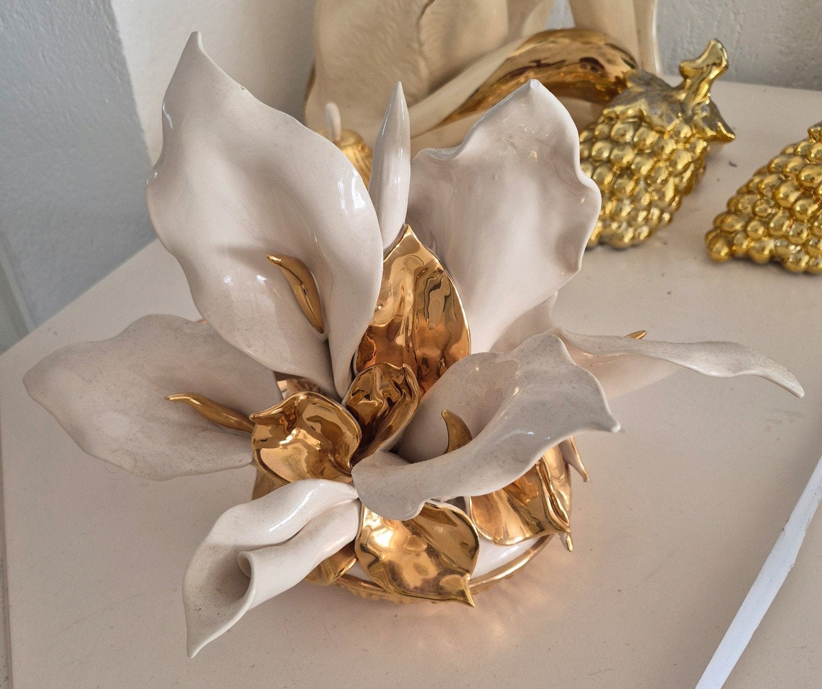 Italiaanse Ahura calla lelies compositie, Antiek en Kunst, Antiek | Keramiek en Aardewerk, Ophalen