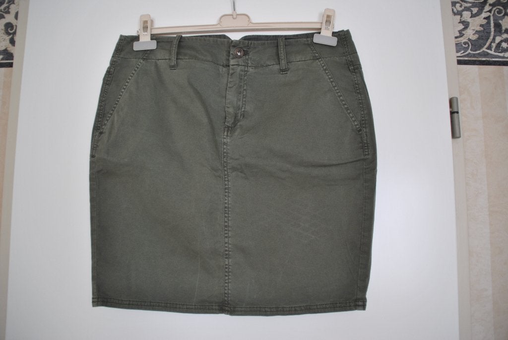 Nieuwe rok DIESEL., Maat 42/44 (L), Nieuw, Ophalen of Verzenden, Boven de knie