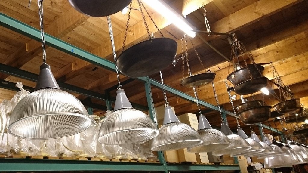 Oude hanglamp of lampen met emaille met holophane glazen kap, Ophalen of Verzenden